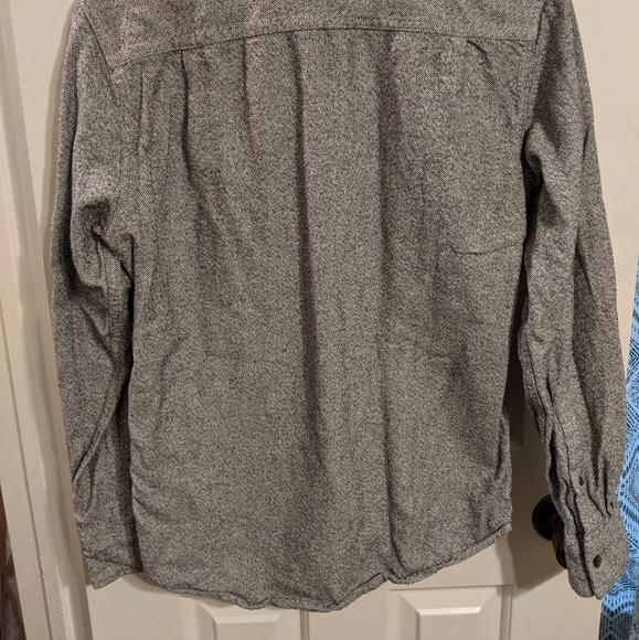 Black-White Long Sleeve Shirt - Picture 2 of 3